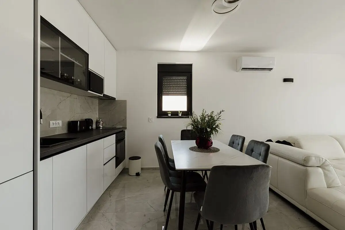 Cozinha e sala de jantar