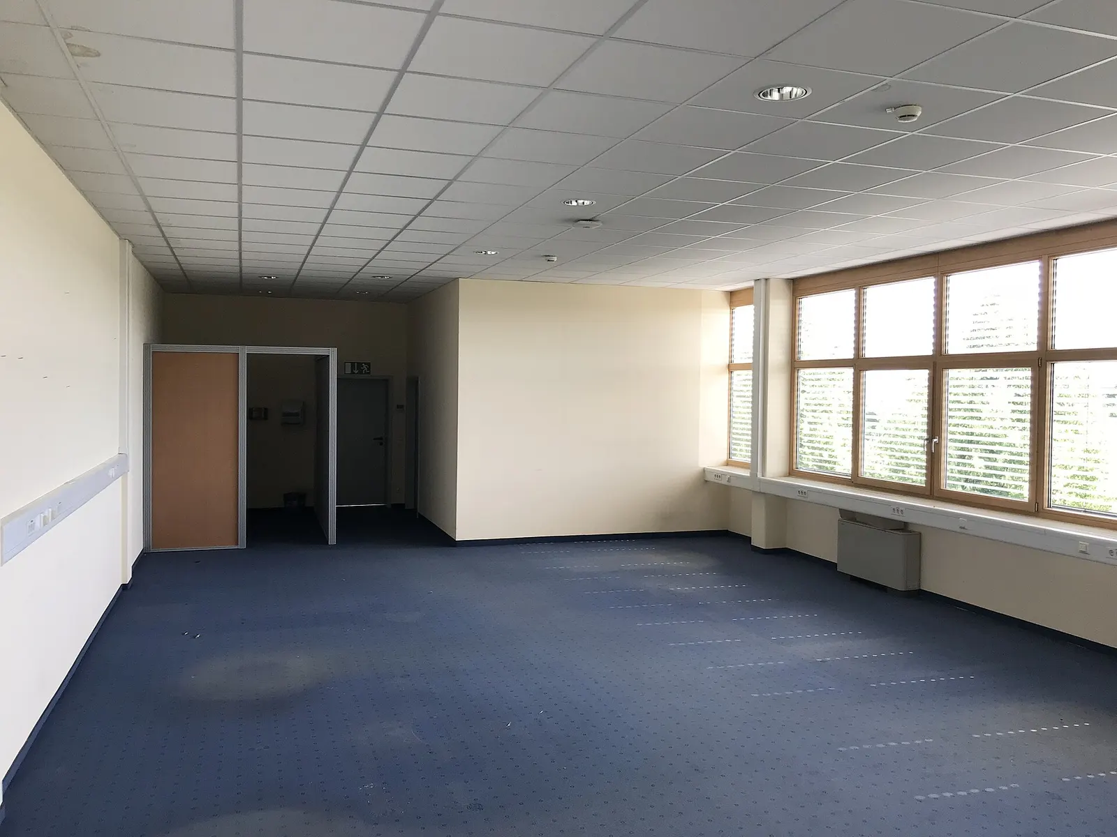 Sala comercial vazia